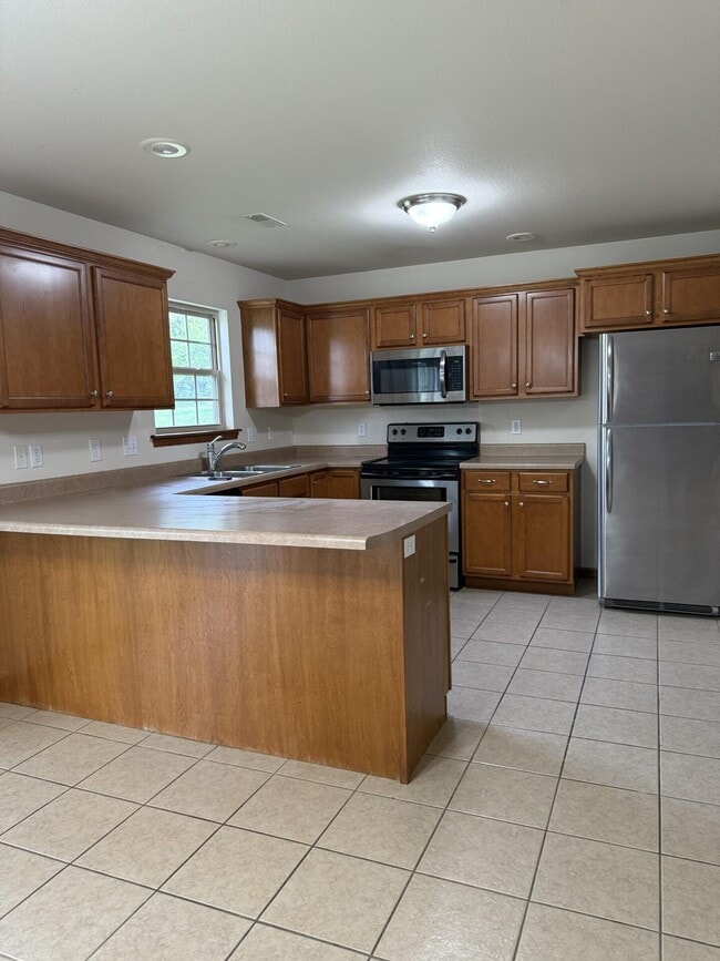 Building Photo - 2602 McClure Dr
