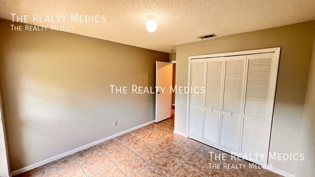 Building Photo - 10535 Abingdon Chase