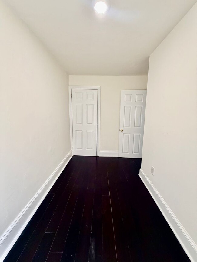 Building Photo - Available Now | Inviting 2-Bedroom Home with Pet-Friendly Living