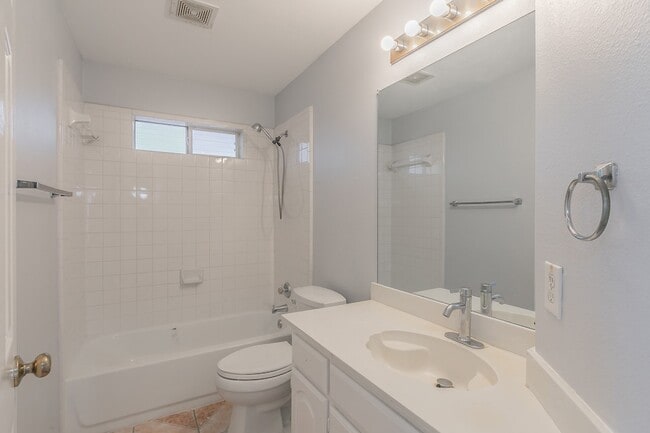 Building Photo - 1356 Dallshan Dr
