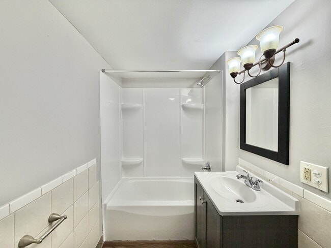 Building Photo - 710-712 S Ringold St