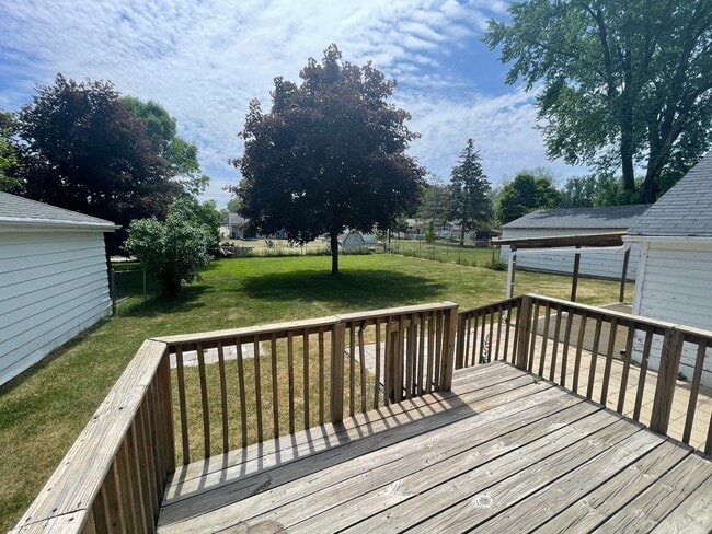 Building Photo - 2 Bed 1 Bath Single Family Home