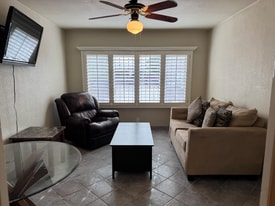 Building Photo - 608 Alicia Dr