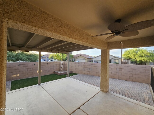 Building Photo - 6652 W Fishermans Dr
