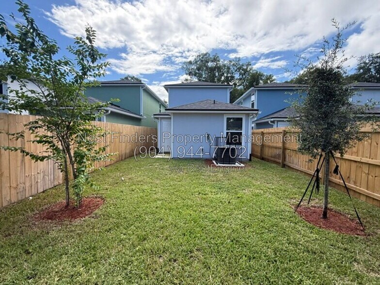 Building Photo - 9091 India Ave
