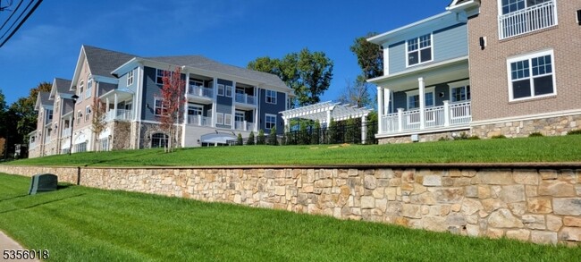 Building Photo - 2435 Lamington Rd