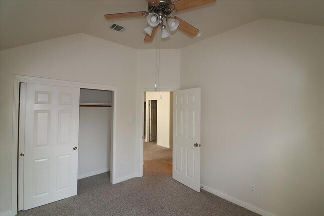 Building Photo - 806 Zappa Dr