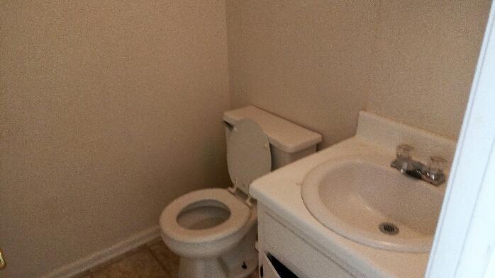 Building Photo - 421 Cumbrian Ct