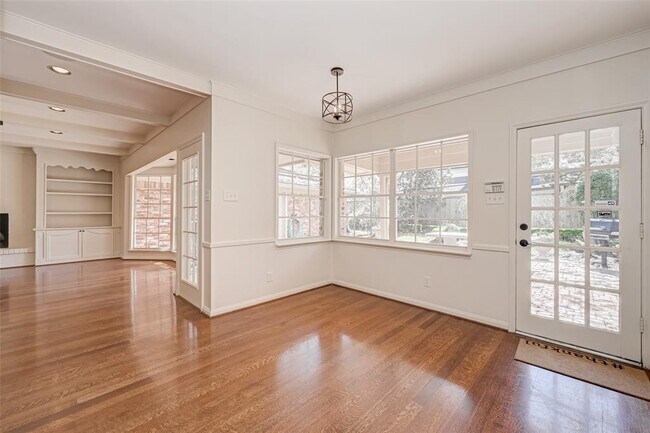 Building Photo - 12419 Huntingwick Dr