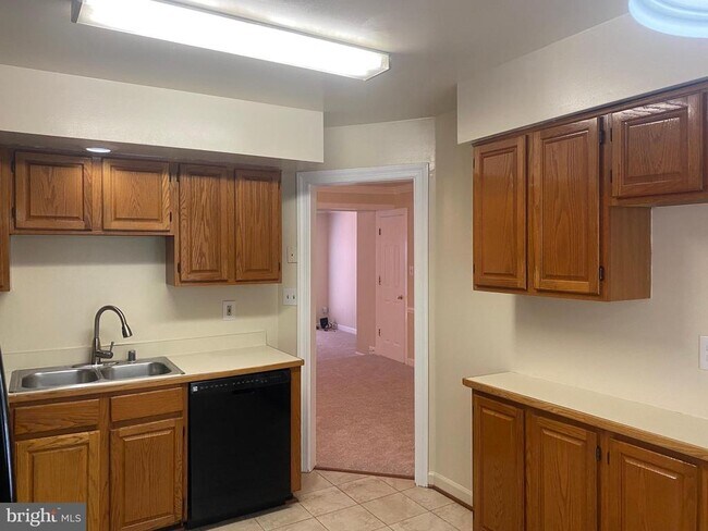 Building Photo - 5713 Wood Creek Ln