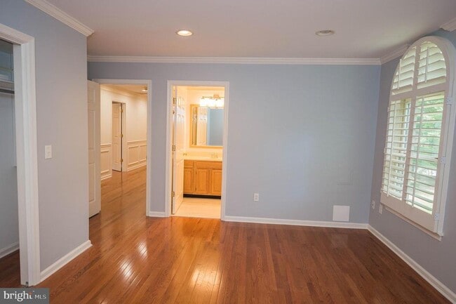 Building Photo - 5482 Royal Mile Blvd