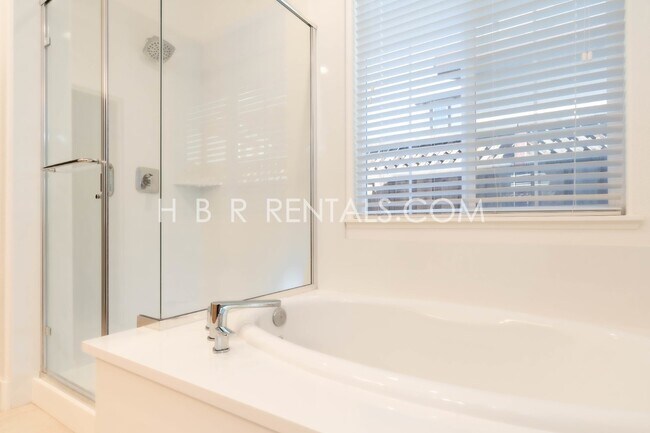 Building Photo - Charming 3-Bedroom Retreat on Barker Street with Spacious Living in Mountain House!