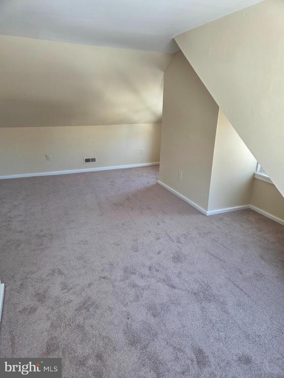 Building Photo - 504 Main St