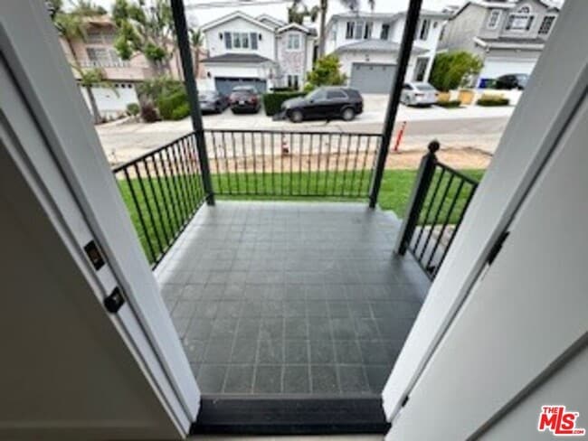 Building Photo - 620 25th St