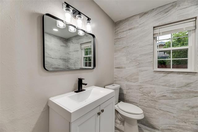 Building Photo - 1108 Springdale Rd