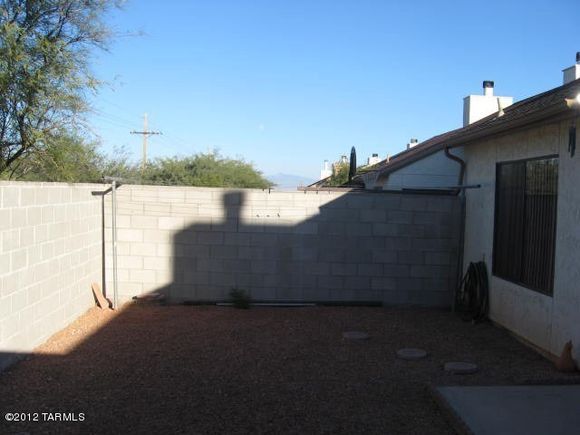 Building Photo - 3376 W Camino De Amigos