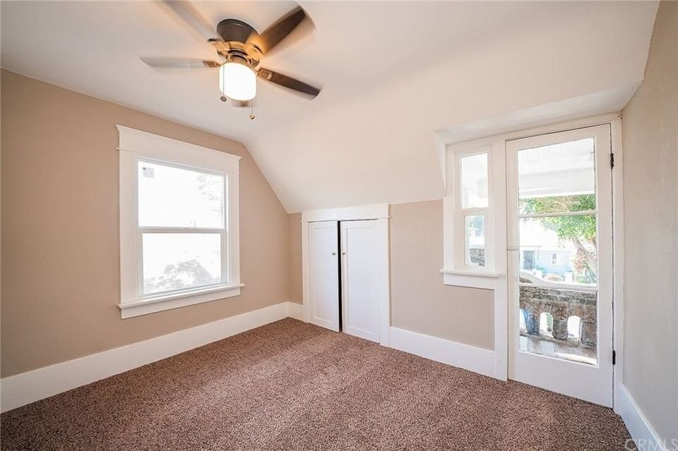 Building Photo - 1207 E 55th St