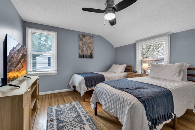 Building Photo - Furnished 4-Bedroom Single-Family Home in Cheektowaga