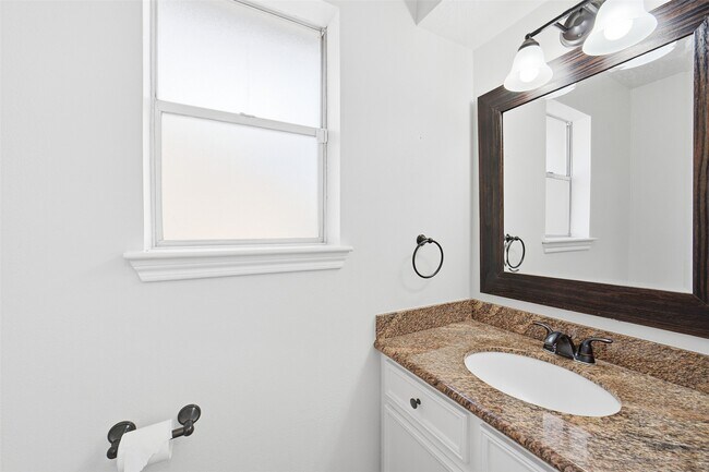 Building Photo - 1914 Abby Aldrich Ln