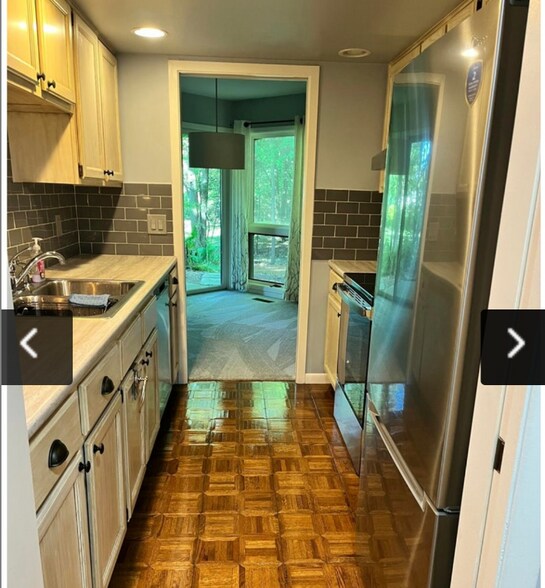 Building Photo - 1302 Hillburn Ave NW