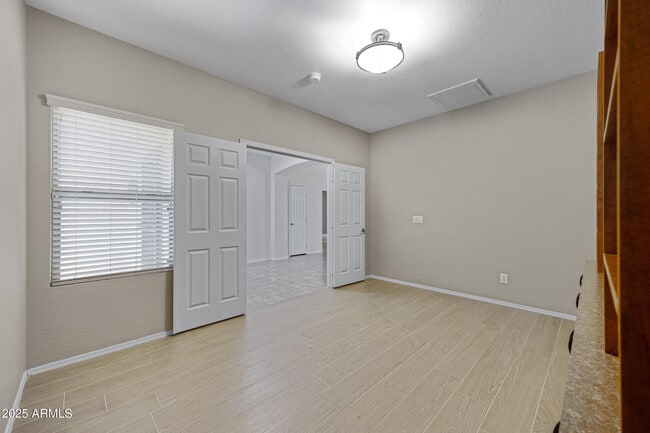 Building Photo - 11207 N 165th Ave