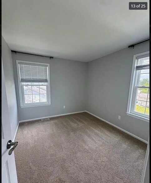 Building Photo - 119 Stoneham Dr