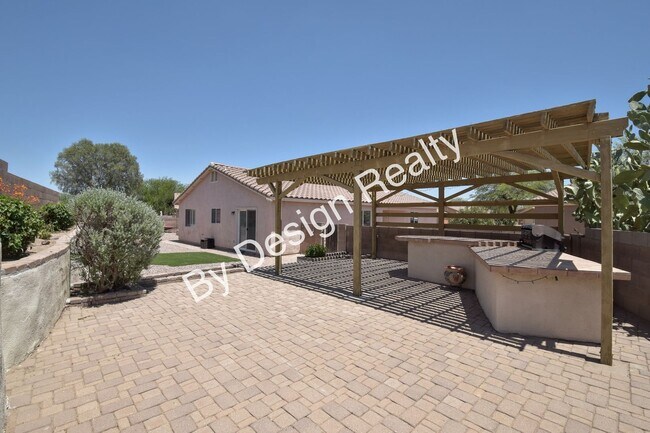 Building Photo - West Tucson 3 Bed 2 Bath with Den