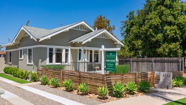 Building Photo - Modern Kensington Cottage