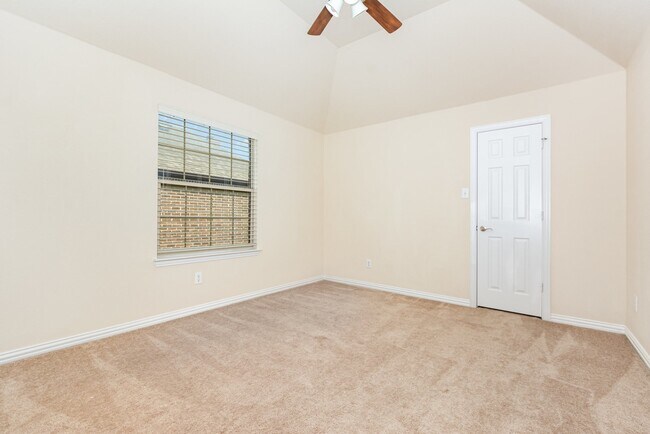 Building Photo - 12453 Tyler Dr