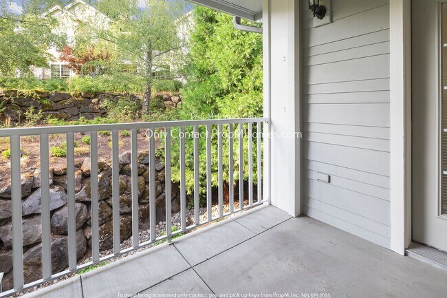 Building Photo - Elegant Condo with Dual Balconies and Spac...
