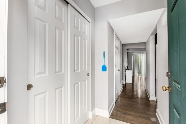 Building Photo - 6930 Avery Rd