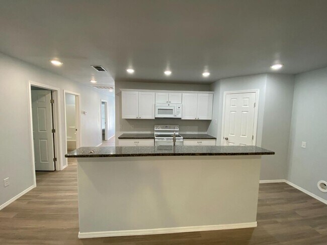 Building Photo - New 3/2/2 Duplex in Northwest Lubbock