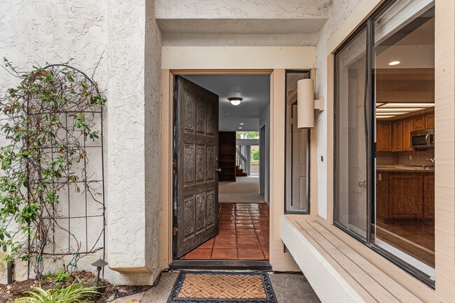 Building Photo - 1696 Caminito Aliviado