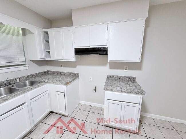 Building Photo - 5151 Corkwood Dr