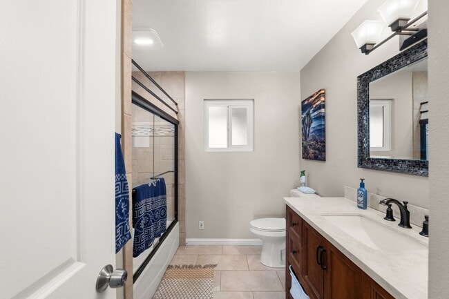 Building Photo - Beautiful 3 Bedroom Home in Norco