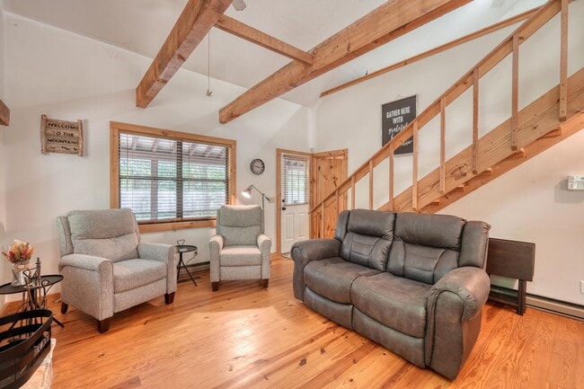 Building Photo - 121 Hawks Nest Ln