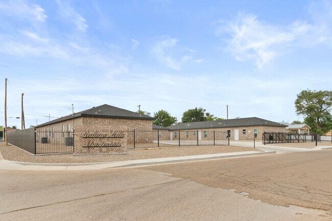 Building Photo - 708 West St