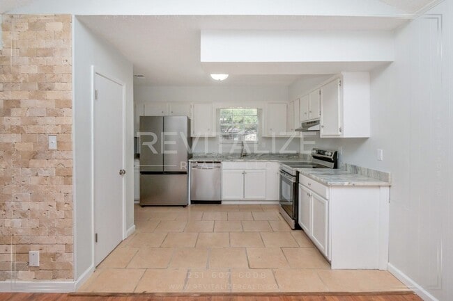 Building Photo - Newly Renovated 3 Bed 2 Bath Home in Theodore!