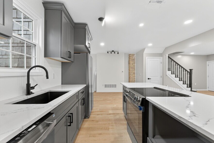 Building Photo - 1123-1125 S Ohio Ave