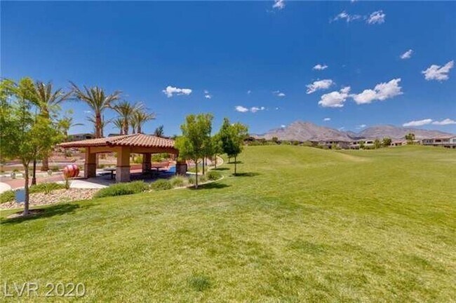 Building Photo - Stunning Summerlin Townhome with Private Downstairs Suite – Gated Community