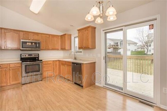 Building Photo - 4525 Waterford Dr