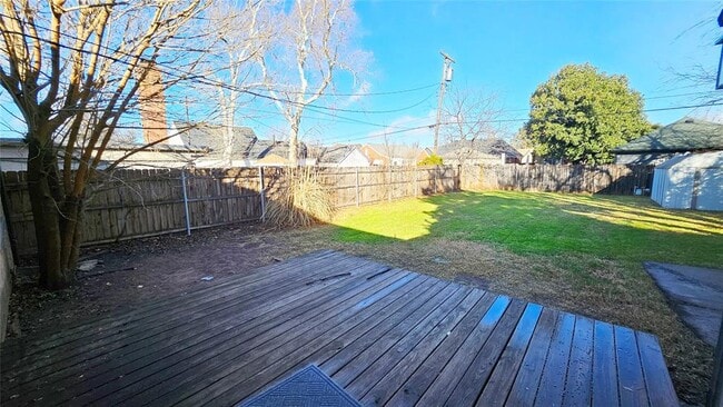 Building Photo - 2305 NW 25th St