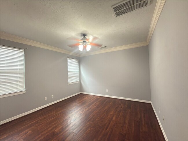 Building Photo - 10906 Panther Ct