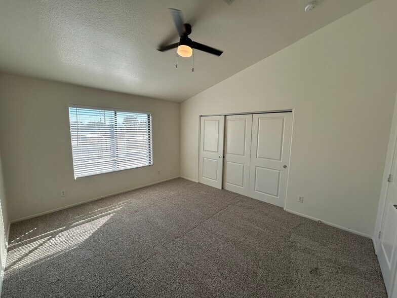 Building Photo - 7801 N 44th Dr
