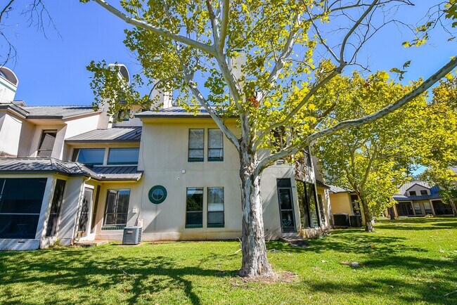 Building Photo - 4144 Greystone Way