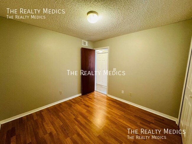 Building Photo - 5012 Laguna Bay Cir
