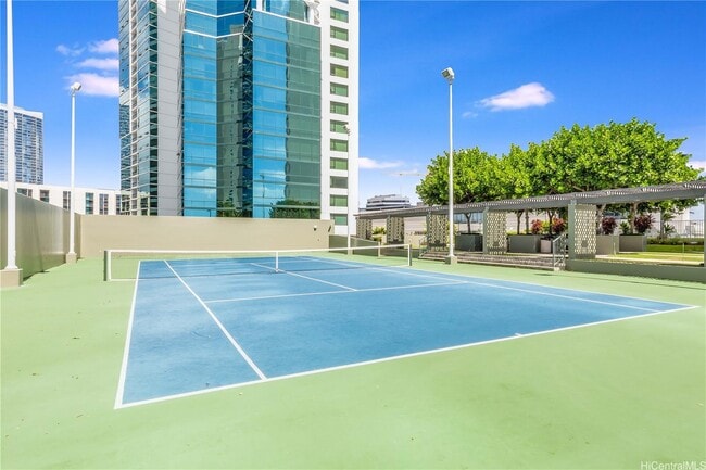 Building Photo - 88 Piikoi St