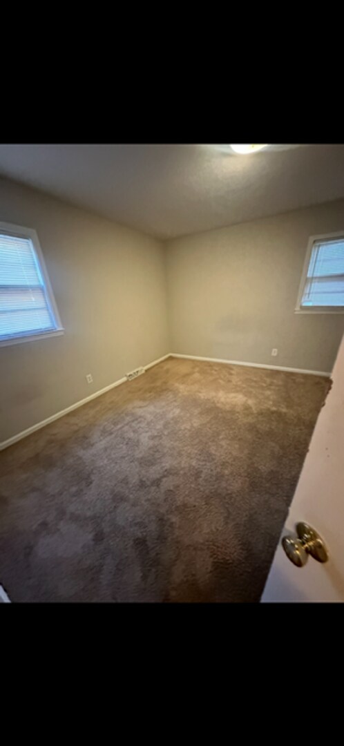 Building Photo - 305 Crawford Ct