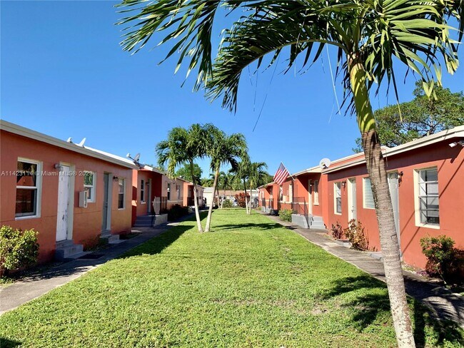 Building Photo - 2316 Madison St