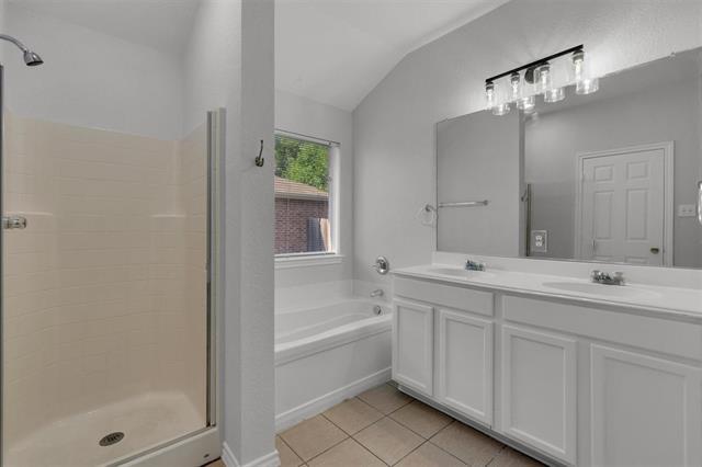 Building Photo - 712 Riverhead Dr
